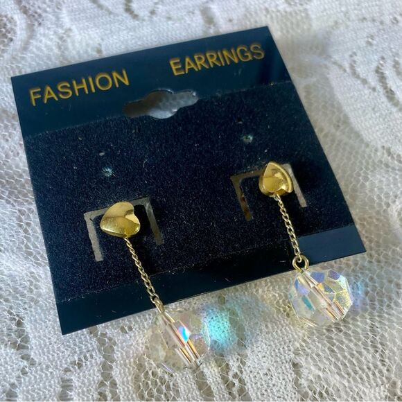 Vintage Heart faceted round crystal dangling earrings - Picture 4 of 4